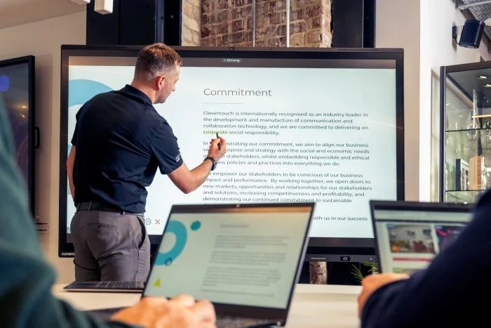 Monitor interaktywny Clevertouch EDGE 65 cali – zdjęcie 3