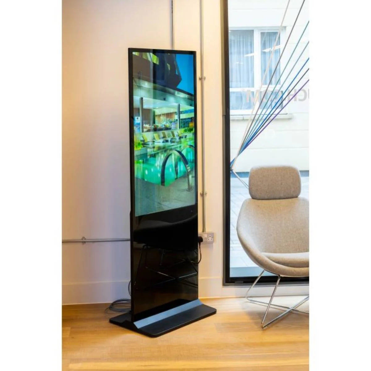 Monitor informacyjny CM Totem CTL-49T112KEK1 49” – zdjęcie 2